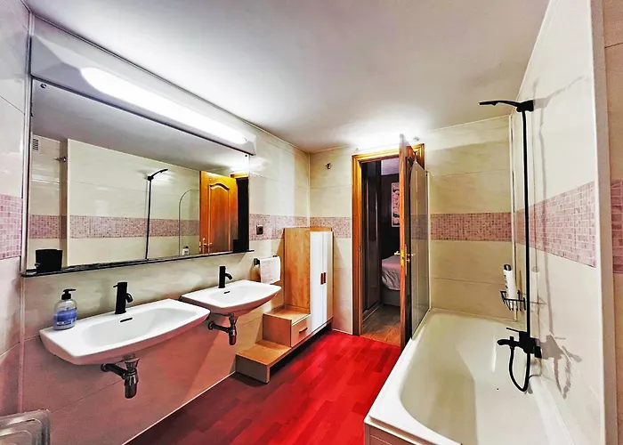 Zona Media 3 2 Banos Parking